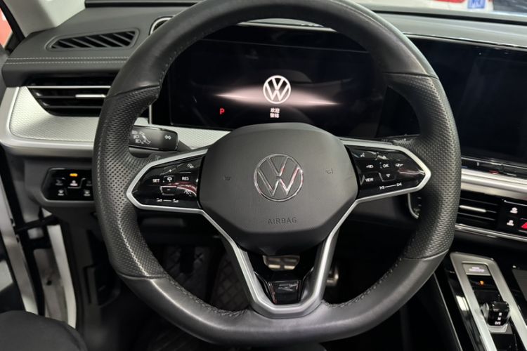 Used Volkswagen Tavendor 2023 380TSI Four-Wheel Drive R-Line Cruise Edition Interior 1