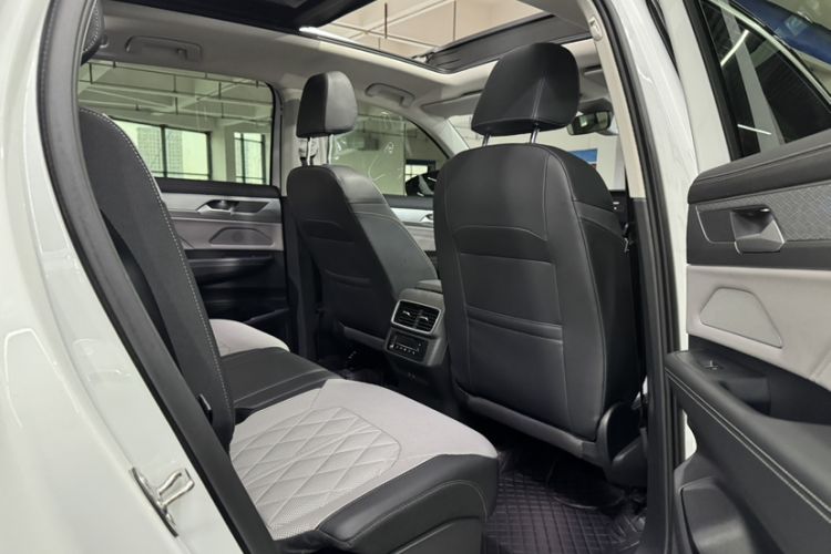 Used Volkswagen Tavendor 2023 380TSI Four-Wheel Drive R-Line Cruise Edition Interior 10