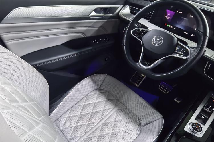 Used Volkswagen Tavendor 2023 380TSI Four-Wheel Drive R-Line Cruise Edition Interior 10
