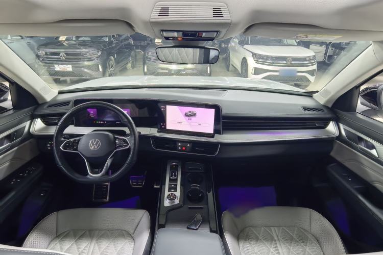 Used Volkswagen Tavendor 2023 380TSI Four-Wheel Drive R-Line Cruise Edition Interior 2