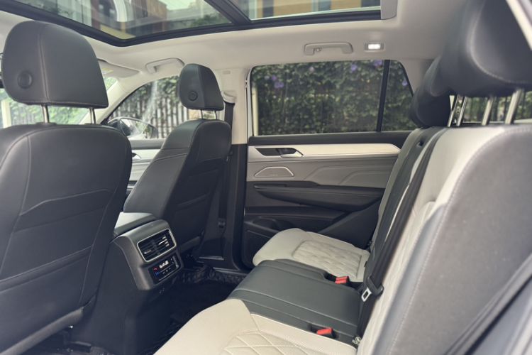 Used Volkswagen Tavendor 2023 380TSI Four-Wheel Drive R-Line First Edition Interior 3
