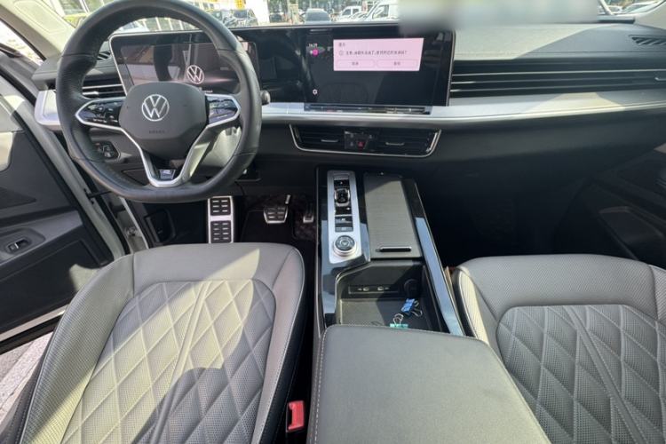 Used Volkswagen Tavendor 2023 380TSI Four-Wheel Drive R-Line Cruise Edition Interior 3