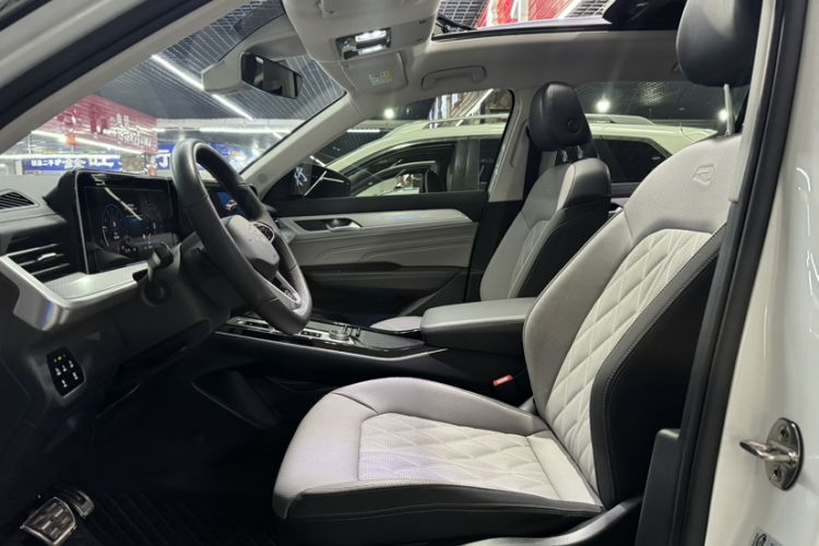 Used Volkswagen Tavendor 2023 380TSI Four-Wheel Drive R-Line Cruise Edition Interior 5