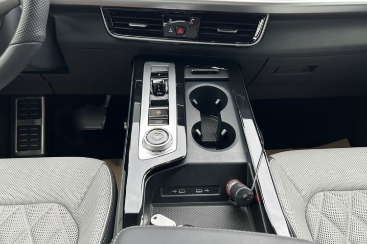 Used Volkswagen Tavendor 2023 380TSI Four-Wheel Drive R-Line Cruise Edition Interior 8