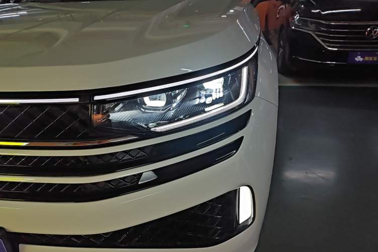 Used Volkswagen Tavendor 2023 380TSI Four-Wheel Drive R-Line Cruise Edition Left Front Headlight