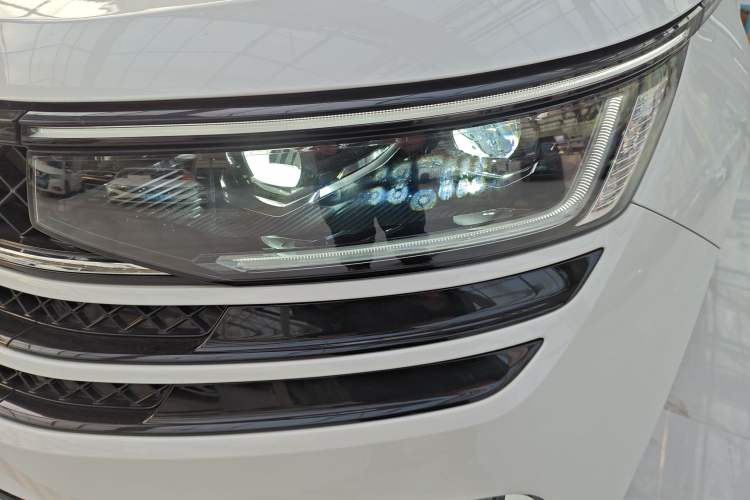 Used Volkswagen Tavendor 2023 380TSI Four-Wheel Drive R-Line Cruise Edition Left Front Headlight