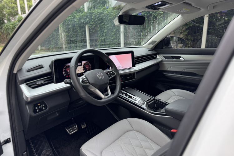 Used Volkswagen Tavendor 2023 380TSI Four-Wheel Drive R-Line First Edition Left Front Seat