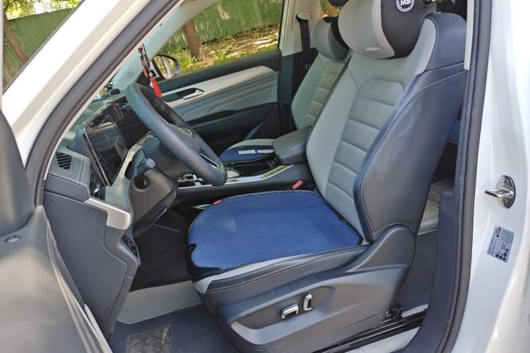 Used Volkswagen Tavendor 2023 330TSI Luxury Touring Edition Left Front Seat