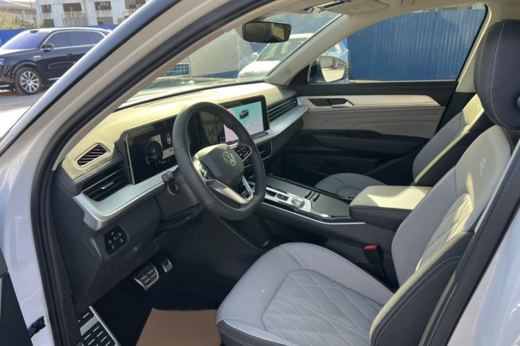 Used Volkswagen Tavendor 2023 380TSI Four-Wheel Drive R-Line Cruise Edition Left Front Seat