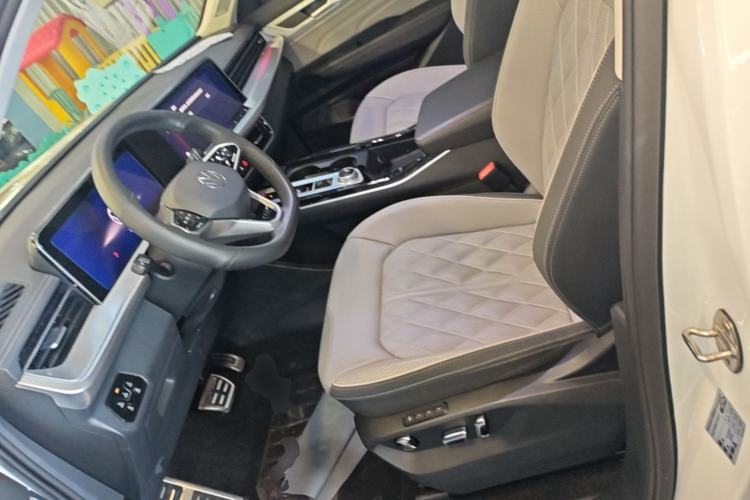 Used Volkswagen Tavendor 2023 380TSI Four-Wheel Drive R-Line First Edition Left Front Seat