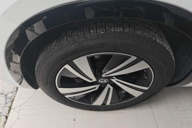 Used Volkswagen Tavendor 2023 380TSI Four-Wheel Drive R-Line Cruise Edition Left Front Wheel Hub