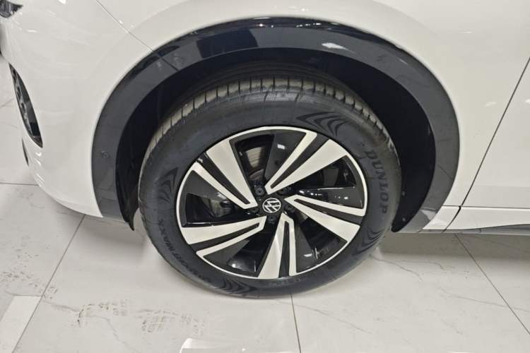 Used Volkswagen Tavendor 2023 380TSI Four-Wheel Drive R-Line Cruise Edition Left Front Wheel Hub
