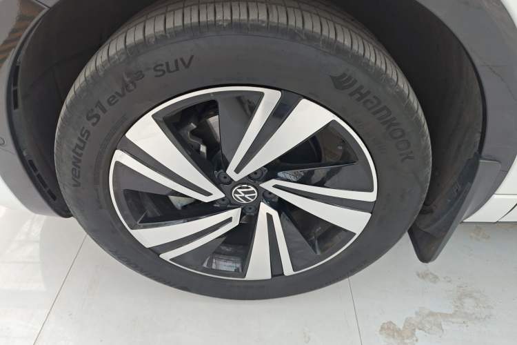 Used Volkswagen Tavendor 2023 380TSI Four-Wheel Drive R-Line Cruise Edition Left Front Wheel Hub