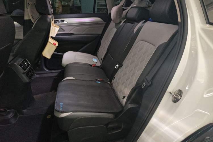 Used Volkswagen Tavendor 2023 380TSI Four-Wheel Drive R-Line Cruise Edition Left Rear Seat