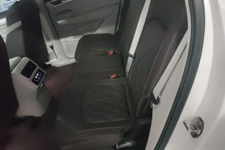 Used Volkswagen Tavendor 2023 380TSI All-Wheel Drive R-Line Journey Edition Left Rear Seat