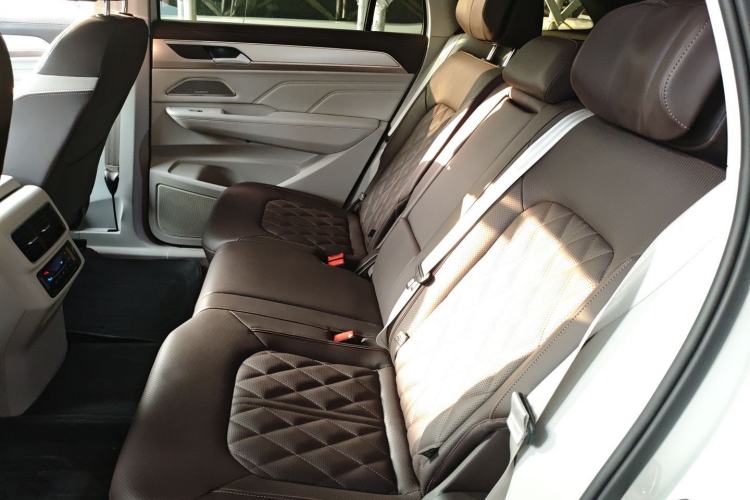 Used Volkswagen Tavendor 2023 380TSI All-Wheel Drive R-Line Journey Edition Left Rear Seat