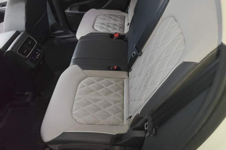 Used Volkswagen Tavendor 2023 380TSI Four-Wheel Drive R-Line Cruise Edition Left Rear Seat