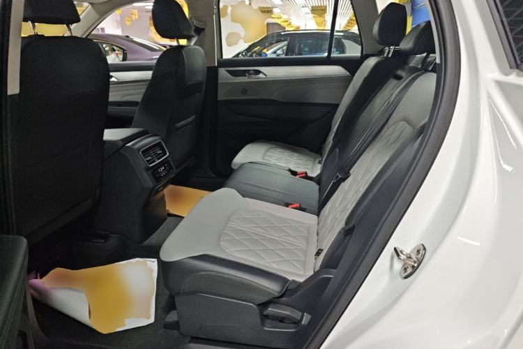 Used Volkswagen Tavendor 2023 380TSI Four-Wheel Drive R-Line Cruise Edition Left Rear Seat