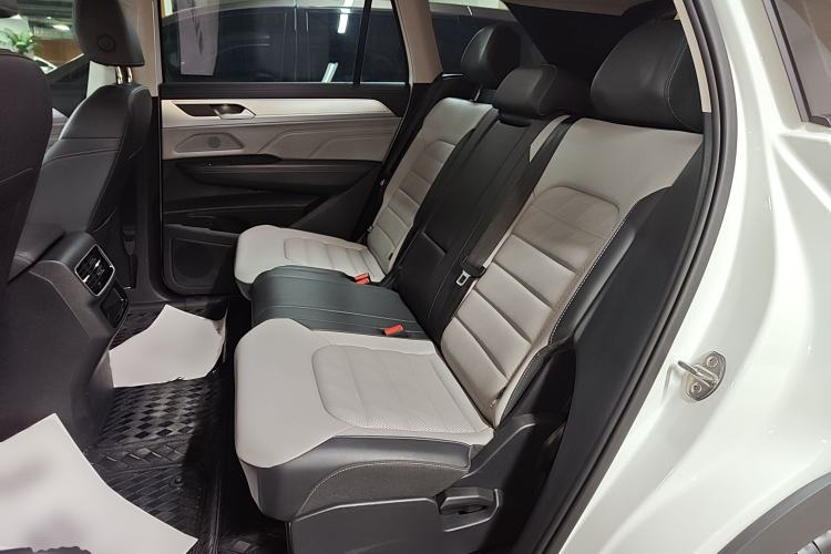 Used Volkswagen Tavendor 2023 330TSI Luxury Touring Edition Left Rear Seat