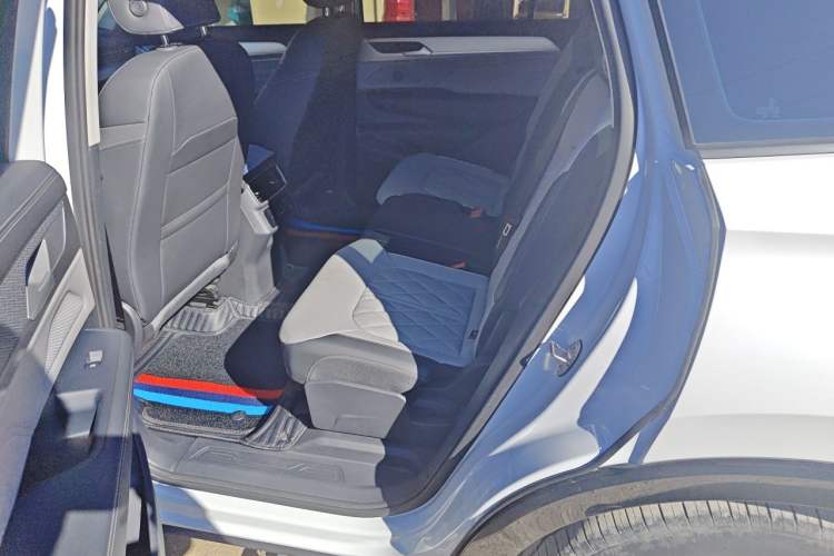 Used Volkswagen Tavendor 2023 380TSI Four-Wheel Drive R-Line Cruise Edition Left Rear Seat