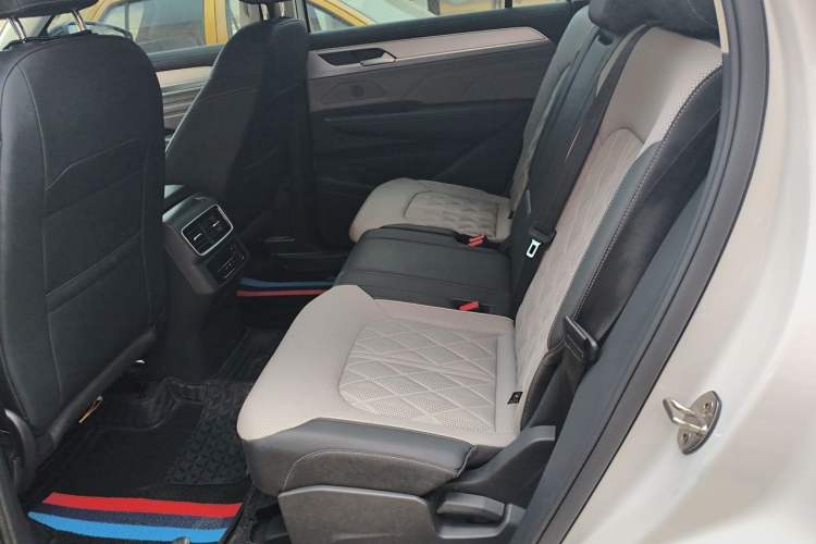 Used Volkswagen Tavendor 2023 380TSI Four-Wheel Drive R-Line Cruise Edition Left Rear Seat