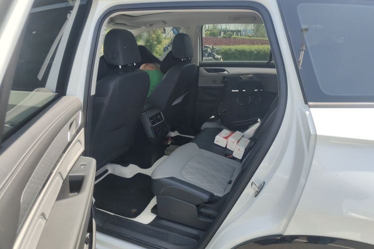 Used Volkswagen Tavendor 2023 380TSI Four-Wheel Drive R-Line Cruise Edition Left Rear Seat