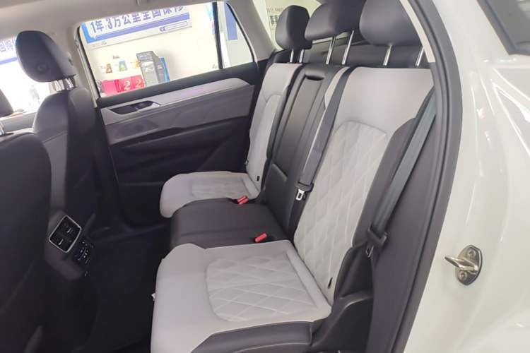 Used Volkswagen Tavendor 2023 380TSI Four-Wheel Drive R-Line Cruise Edition Left Rear Seat