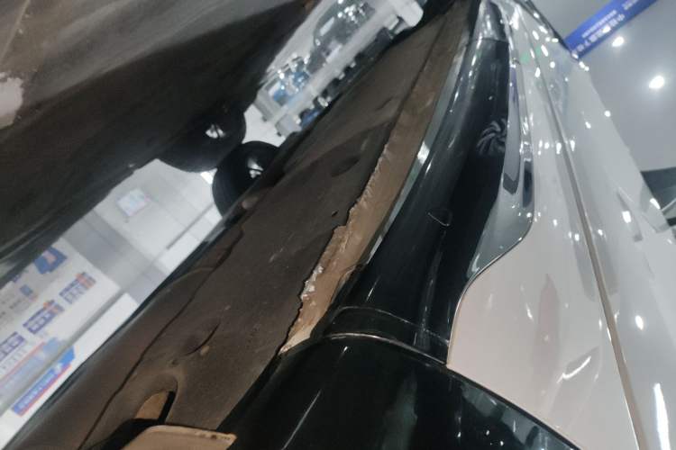 Used Volkswagen Tavendor 2023 380TSI All-Wheel Drive R-Line Journey Edition Left Side Sill