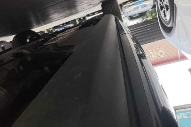 Used Volkswagen Tavendor 2023 380TSI Four-Wheel Drive R-Line Cruise Edition Left Side Sill