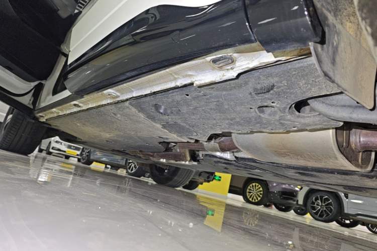 Used Volkswagen Tavendor 2023 380TSI Four-Wheel Drive R-Line Cruise Edition Left Side Sill
