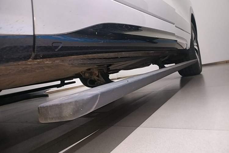 Used Volkswagen Tavendor 2023 380TSI Four-Wheel Drive R-Line Cruise Edition Left Side Sill