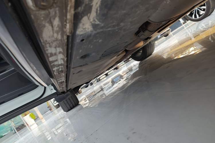Used Volkswagen Tavendor 2023 380TSI Four-Wheel Drive R-Line Cruise Edition Left Side Sill