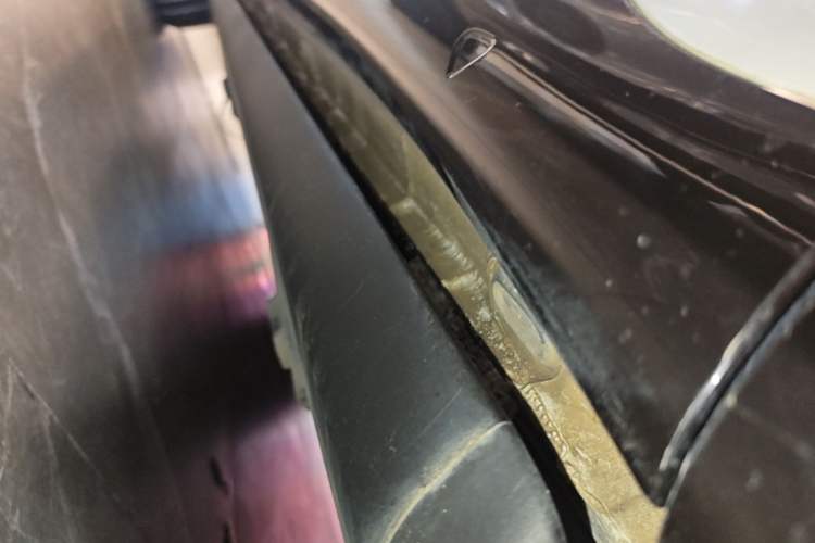 Used Volkswagen Tavendor 2023 380TSI Four-Wheel Drive R-Line First Edition Left Side Sill
