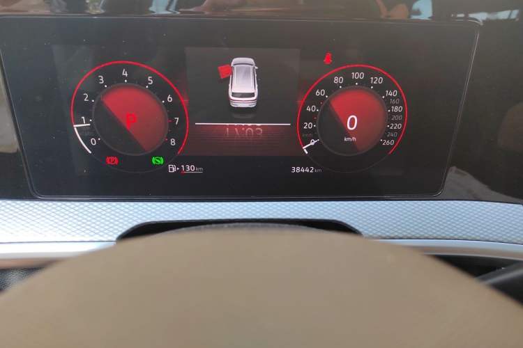 Used Volkswagen Tavendor 2023 330TSI Luxury Touring Edition Odometer Close Up