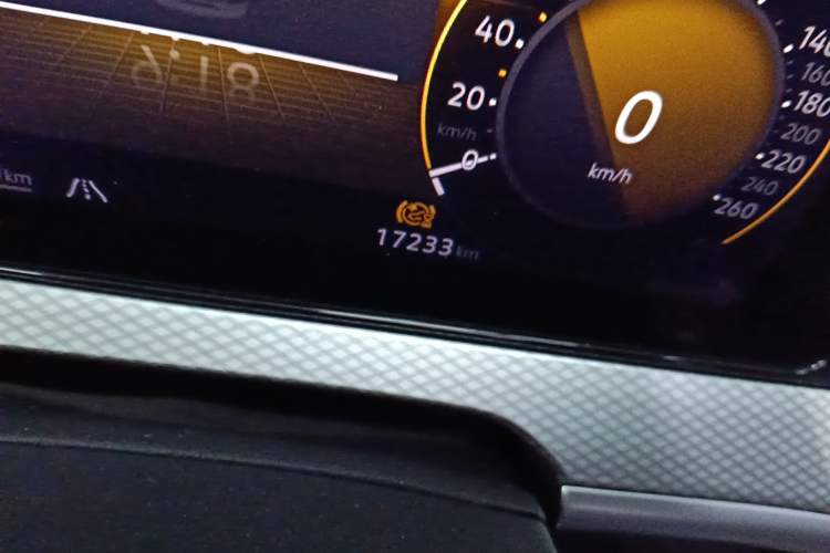 Used Volkswagen Tavendor 2023 380TSI Four-Wheel Drive R-Line Cruise Edition Odometer Close Up