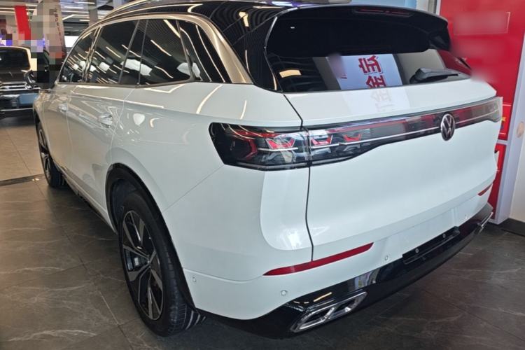 Used Volkswagen Tavendor 2023 380TSI Four-Wheel Drive R-Line First Edition Rear Left 45 Deg
