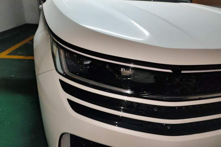 Used Volkswagen Tavendor 2023 380TSI Four-Wheel Drive R-Line Cruise Edition Right Front Headlight