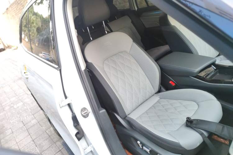 Used Volkswagen Tavendor 2023 380TSI Four-Wheel Drive R-Line First Edition Right Front Seat