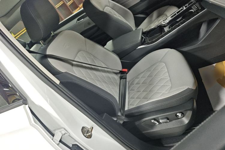 Used Volkswagen Tavendor 2023 380TSI Four-Wheel Drive R-Line Cruise Edition Right Front Seat