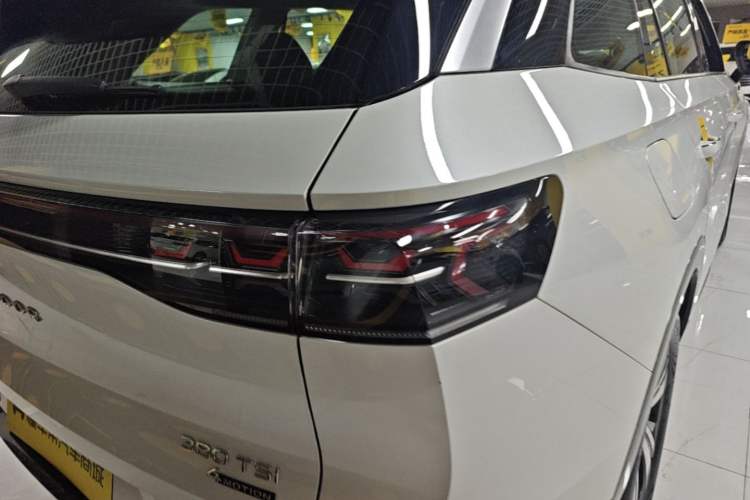 Used Volkswagen Tavendor 2023 380TSI Four-Wheel Drive R-Line Cruise Edition Right Rear Taillight
