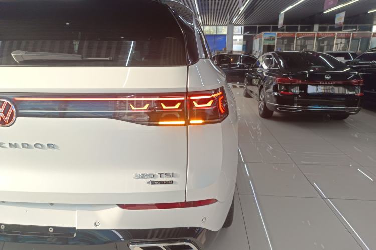 Used Volkswagen Tavendor 2023 380TSI Four-Wheel Drive R-Line Cruise Edition Right Rear Taillight