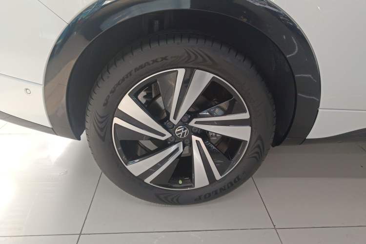 Used Volkswagen Tavendor 2023 380TSI Four-Wheel Drive R-Line Cruise Edition Right Rear Wheel Hub