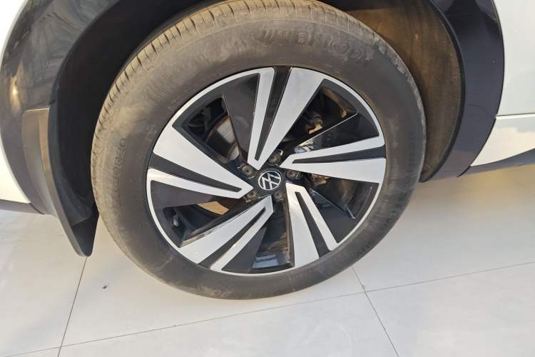 Used Volkswagen Tavendor 2023 380TSI Four-Wheel Drive R-Line Cruise Edition Right Rear Wheel Hub