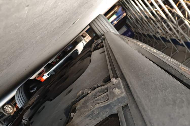 Used Volkswagen Tavendor 2023 380TSI All-Wheel Drive R-Line Journey Edition Right Side Sill