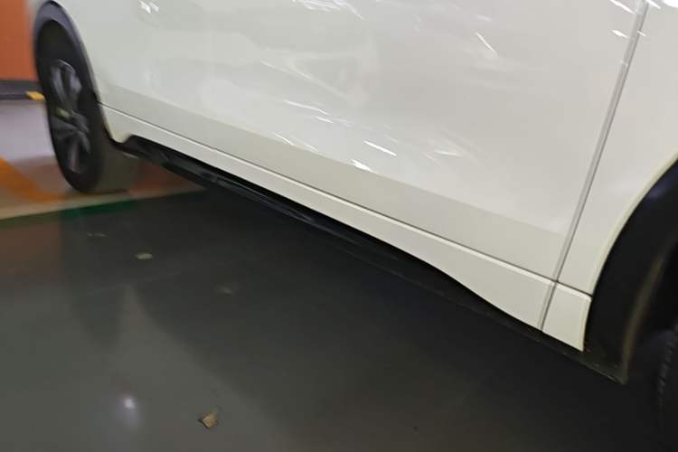 Used Volkswagen Tavendor 2023 380TSI Four-Wheel Drive R-Line Cruise Edition Right Side Sill