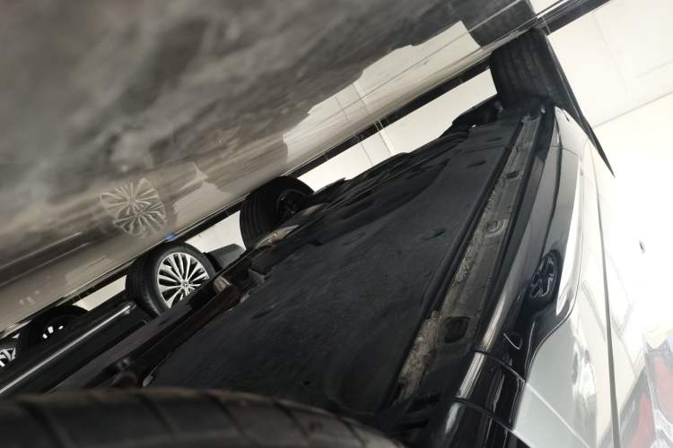 Used Volkswagen Tavendor 2023 380TSI Four-Wheel Drive R-Line Cruise Edition Right Side Sill