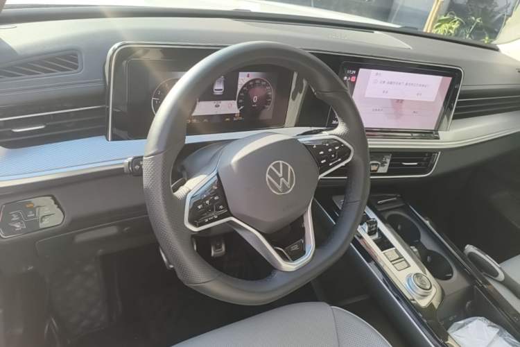Used Volkswagen Tavendor 2023 380TSI Four-Wheel Drive R-Line First Edition Steering Wheel