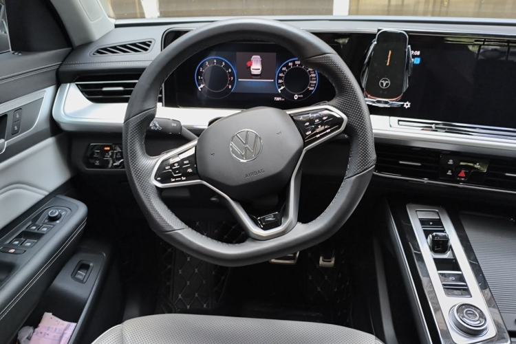 Used Volkswagen Tavendor 2023 380TSI Four-Wheel Drive R-Line Cruise Edition Steering Wheel