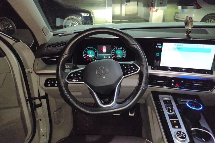 Used Volkswagen Tavendor 2023 380TSI All-Wheel Drive R-Line Journey Edition Steering Wheel