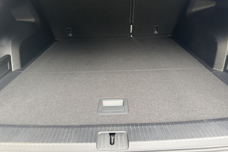 Used Volkswagen Tavendor 2023 380TSI Four-Wheel Drive R-Line First Edition Trunk